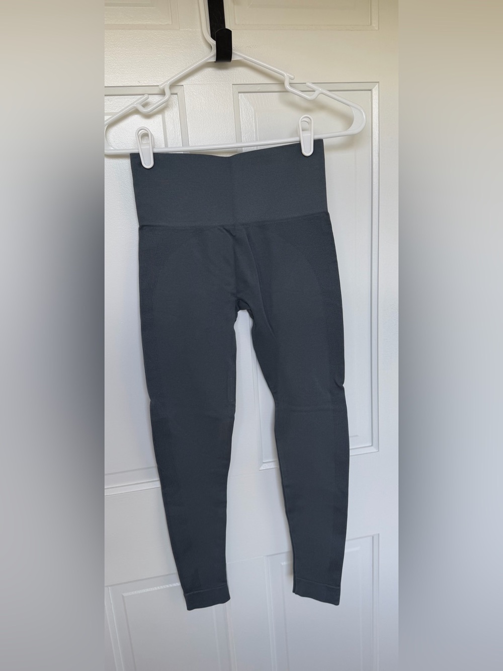 SET Active Gray Seamless High Rise Leggings Size Small